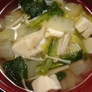 白菜と小松菜と豆腐のお味噌汁